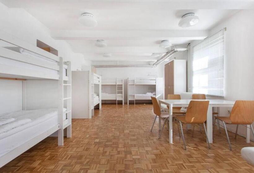 اتاق استاندارد با سرویس بهداشتی مشترک, C   Punkt Hostel