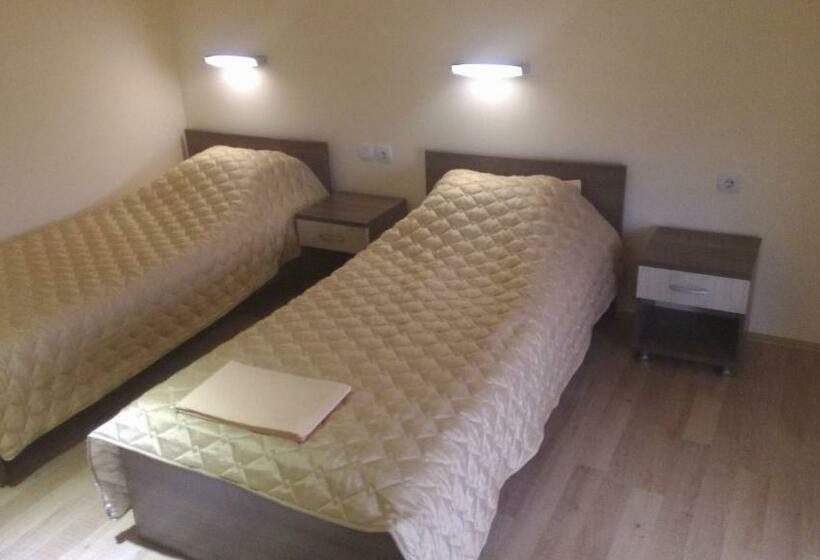Deluxe Room, Harmony
