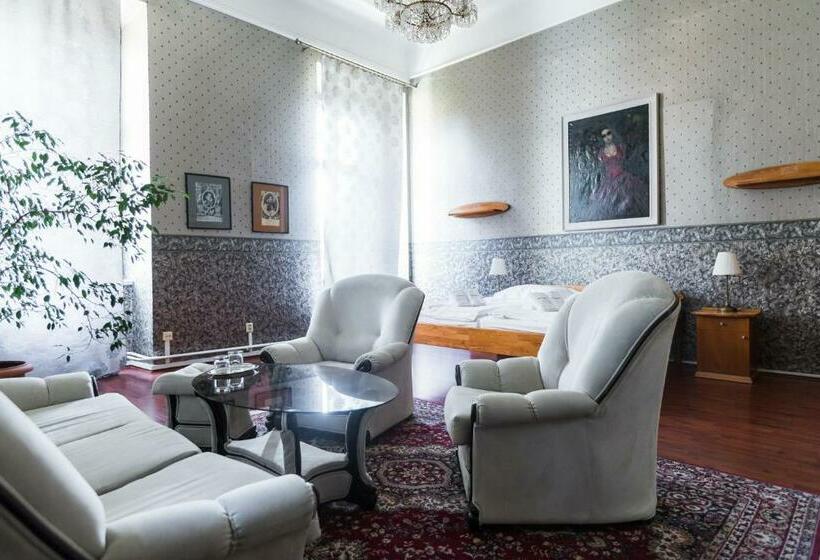 豪华两卧室公寓, Kaštieľ Mojmírovce