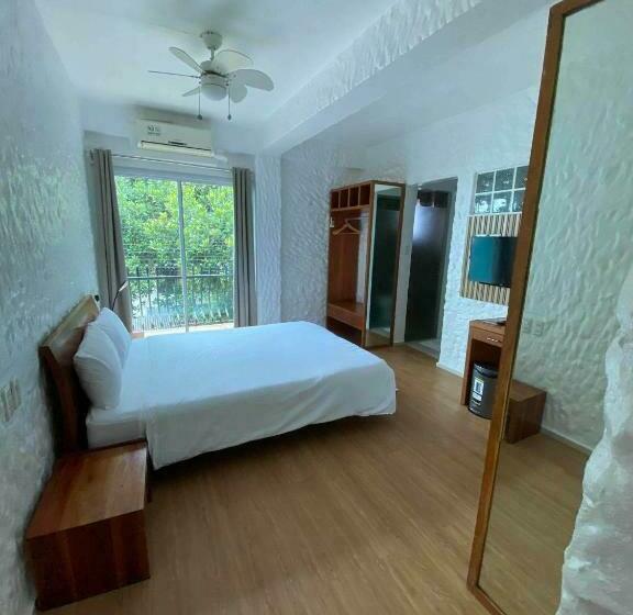 Номер Superior, Montani Beach Resort Puerto Galera Powered By Cocotel