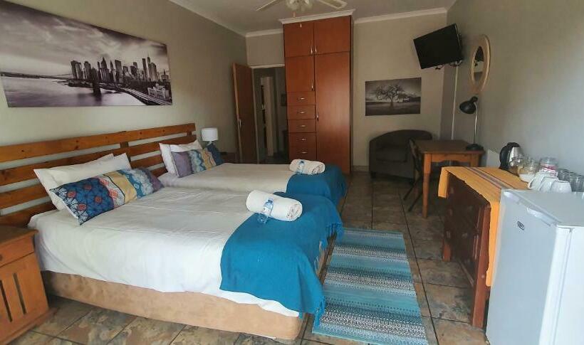 Семейный Номер Совместный Санузел, Aero Lodge Guest House