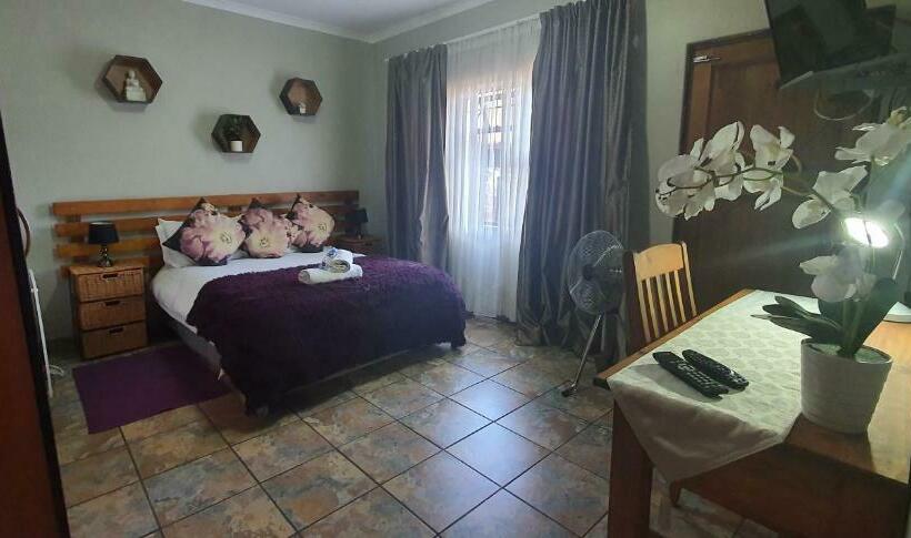 Семейный Номер Совместный Санузел, Aero Lodge Guest House