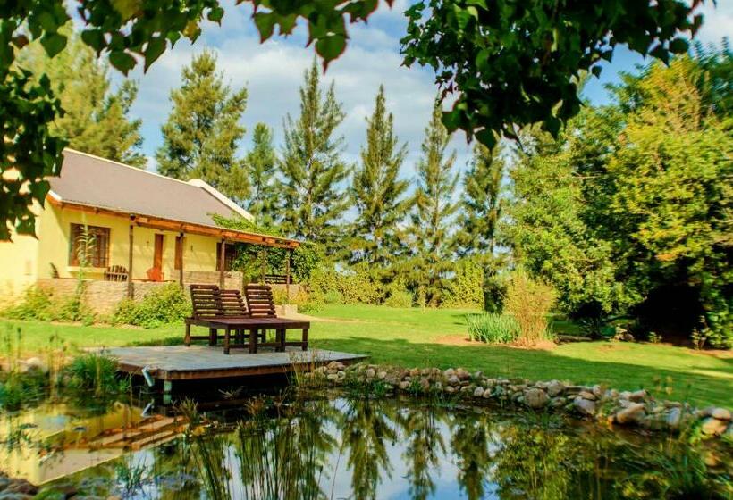 Трехместный Номер Стандарт Вид на Сад, Rosedale Organic Farm Bed & Breakfast