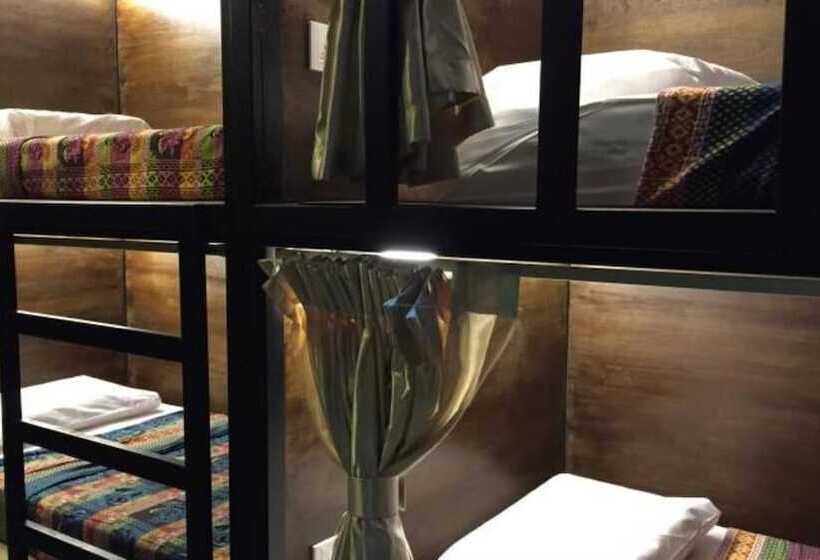 Кровать в Общей Комнате, The Bunk Hostel