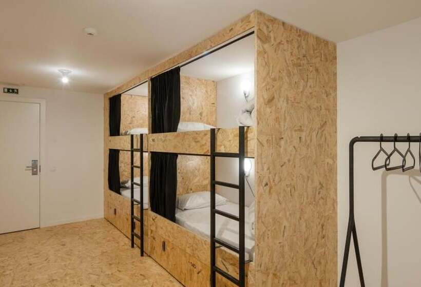 Кровать в Общей Комнате, Hostel Conii & Suites Algarve