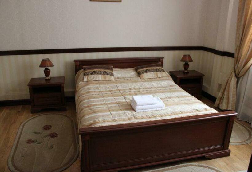 标准间, &restaurant Senator