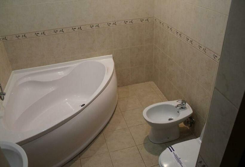 小型套房, &restaurant Senator