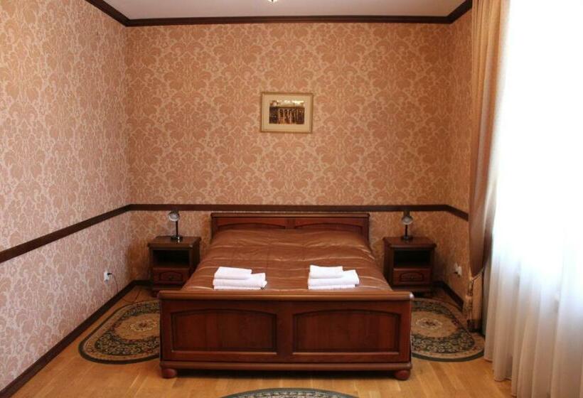 小型套房, &restaurant Senator