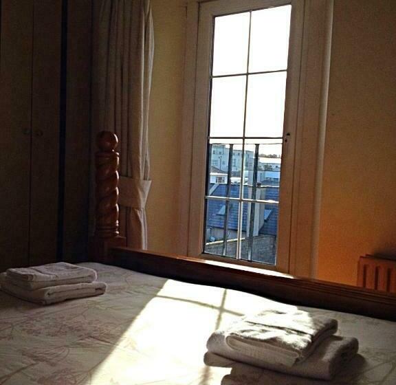 Номер Стандарт, Cashel Town Center Inn