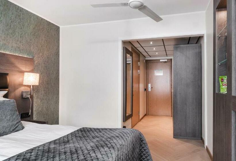 Standard Room, L Hallstaberget