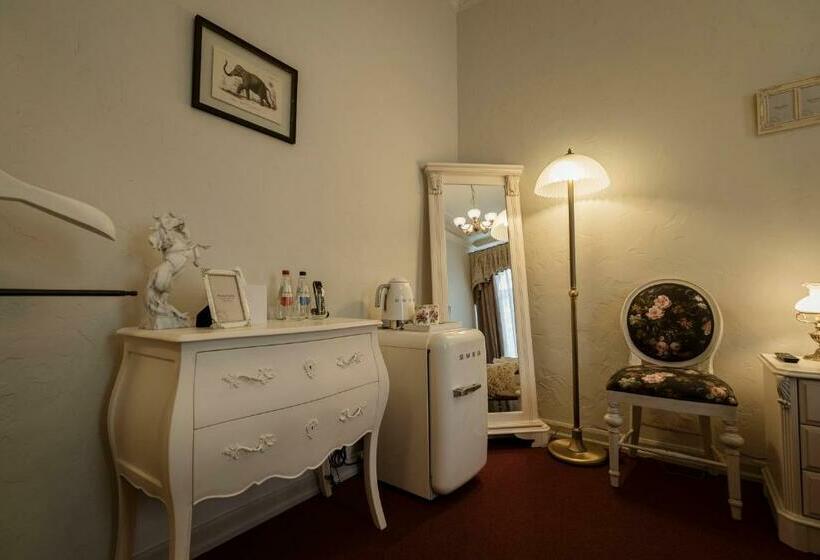 اتاق استاندارد با چشمانداز باغ, Roze Villa