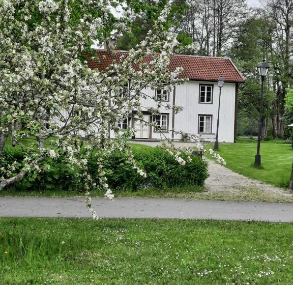 Трехместный Номер Стандарт Совместная Ванная, Kvarndammens Bed & Breakfast