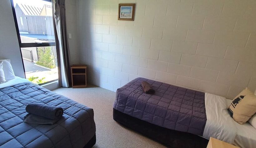 Люкс, Akaroa Waterfront Motels