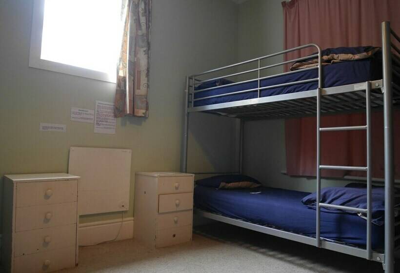 Кровать в Общей Комнате, Bon Accord Backpackers