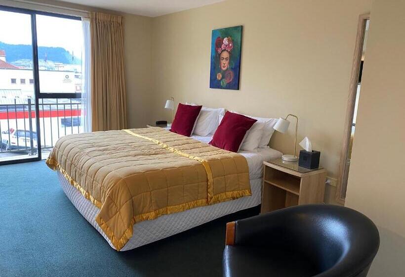 수피리어 스튜디오, Motel On York