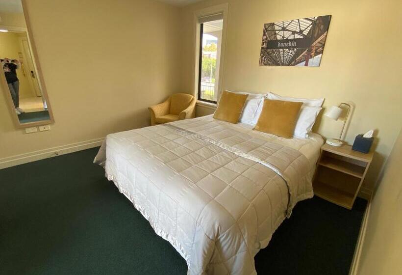 سوییت, Motel On York