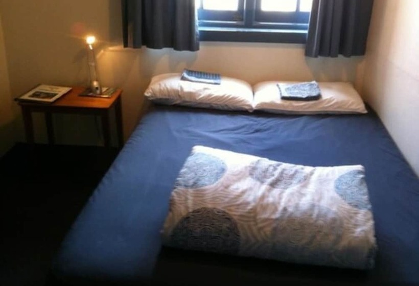스탠다드 룸 공동 욕실, Stafford Gables Hostel