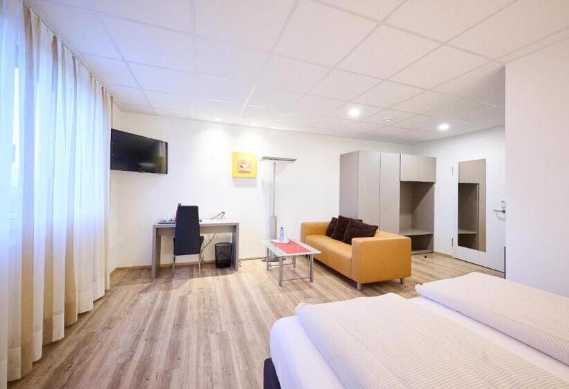 سوییت جونیور, Am Kreisel Self Check In By Smart Hotels