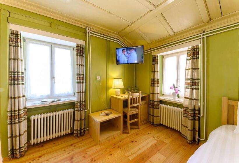 Chambre Triple Classique, Centrale, Typically Swiss