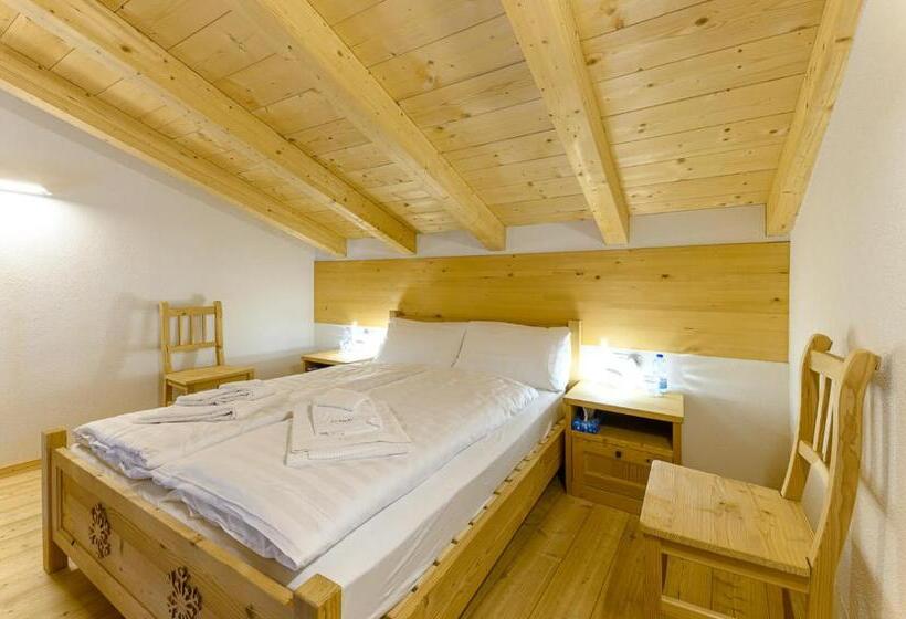 Chambre Familiale Supérieure, Centrale, Typically Swiss