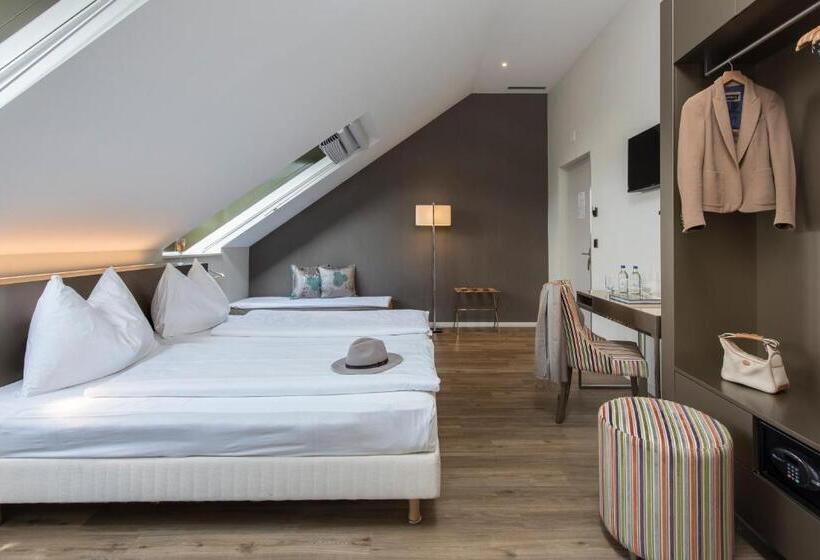 Семейный Номер Вид на Сад, Hôtel Du Théâtre, Boutique Hôtel