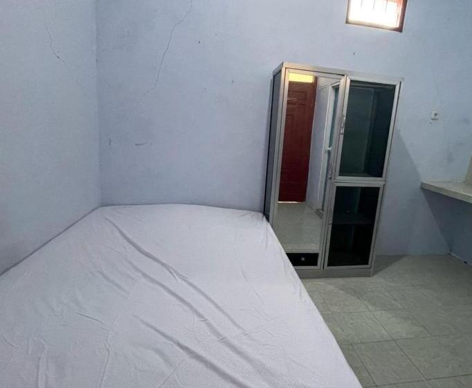 Номер Economy, Spot On 93966 Dhiya Guest House Syariah