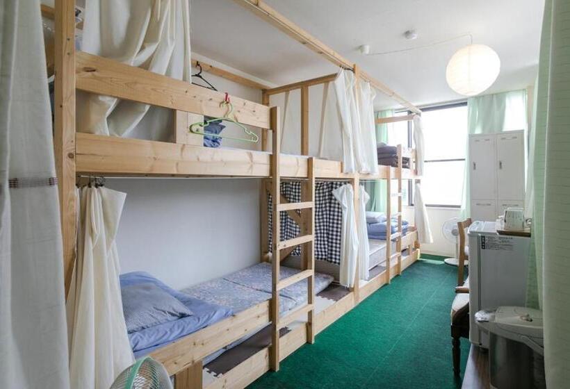 Номер Стандарт Четырехместный Совместный Санузел, Travellersdou Kirinya