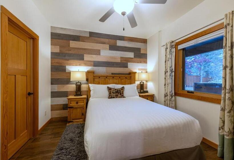 クイーンサイズベッドのスタンダードルーム, Canyon Ridge Lodge