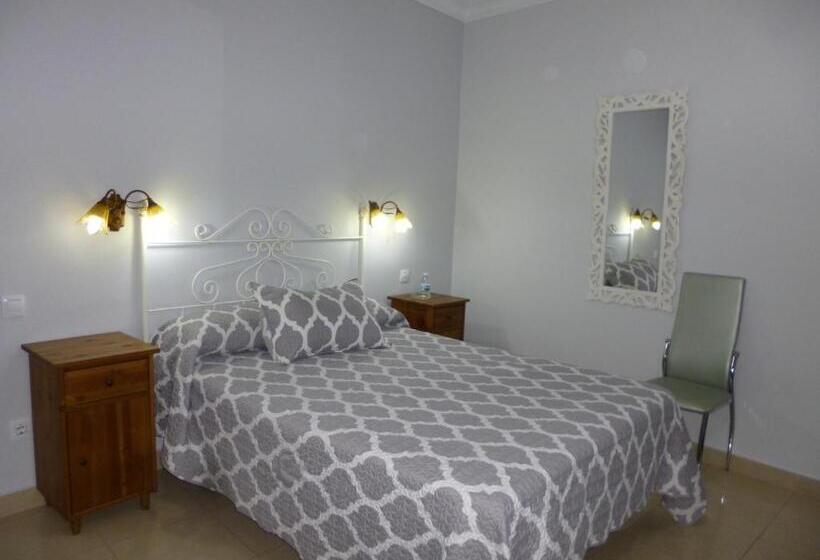 Номер Стандарт, Hostal Virgen Del Rocio