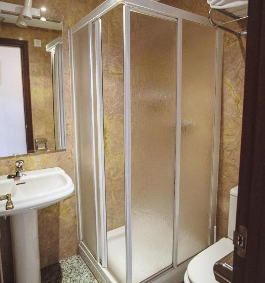 Одноместный Номер Basic, Hostal Plaza