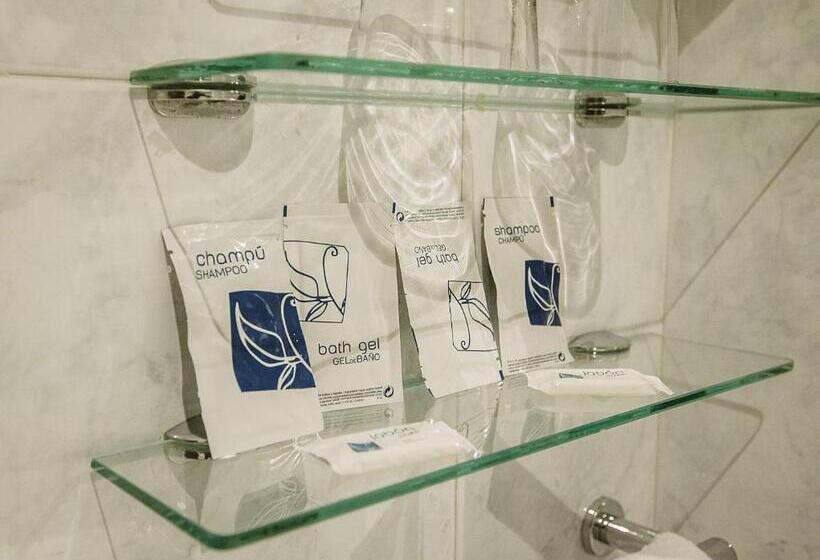 Номер Basic, Hostal Plaza