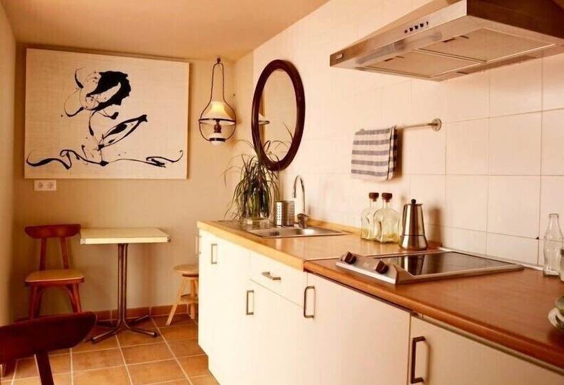 Номер Стандарт, Marakasa B&b