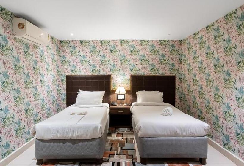 اتاق استاندارد با بالکن, Niranjana Hotel Bodhgaya