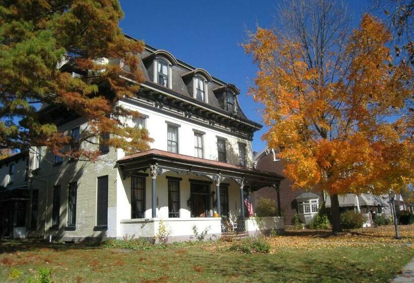 جناح ديلوكس, Allegheny Street Bed & Breakfast