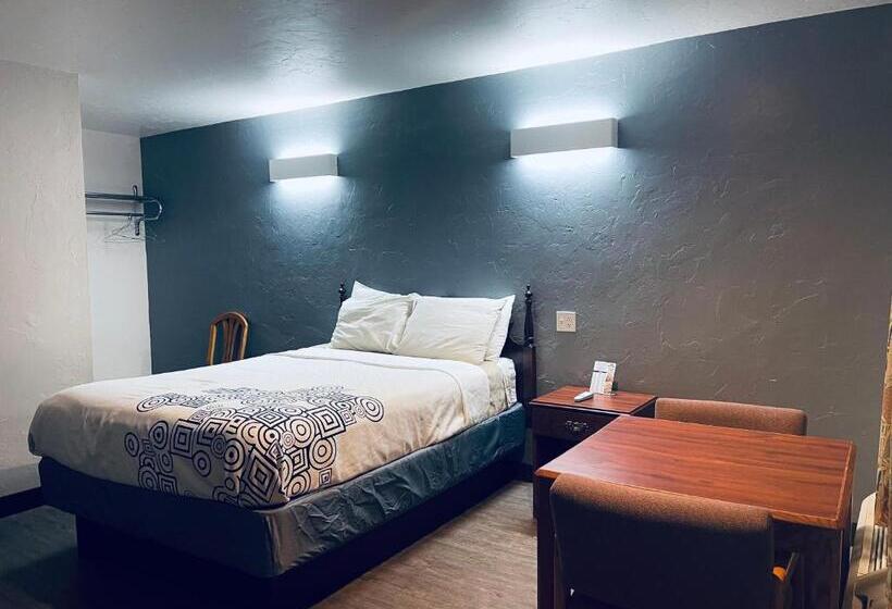 Номер Стандарт, Century 21 Motel