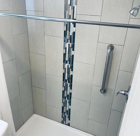 Номер Стандарт, Century 21 Motel