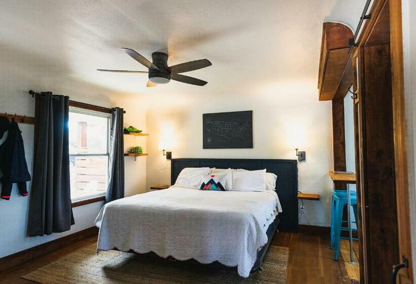 带大床的复式套间, Left Coast Lodge