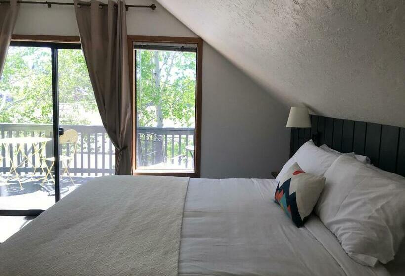 带阳台套房, Left Coast Lodge