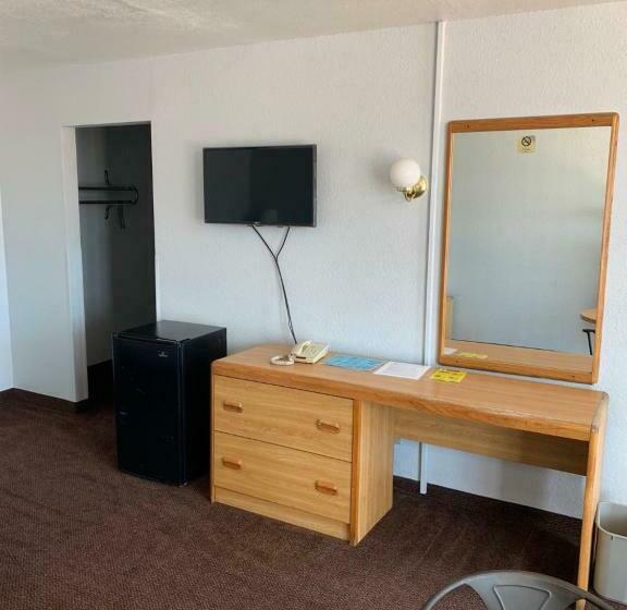 Номер Стандарт, Ez 8 Motel Airporter