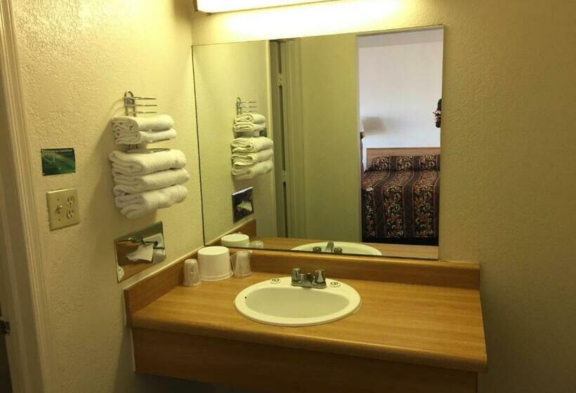 Номер Стандарт, Ez 8 Motel Airporter