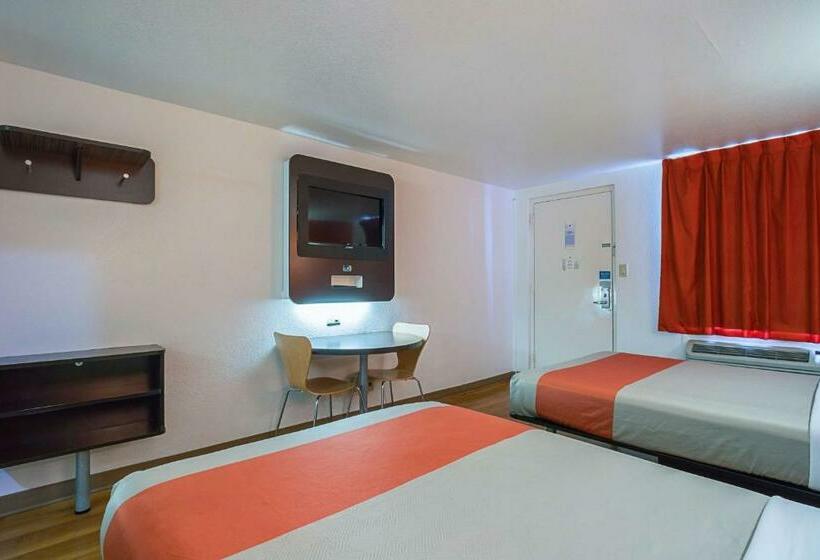 Четырехместный Номер Стандарт, Motel 6 Round Rock, Tx