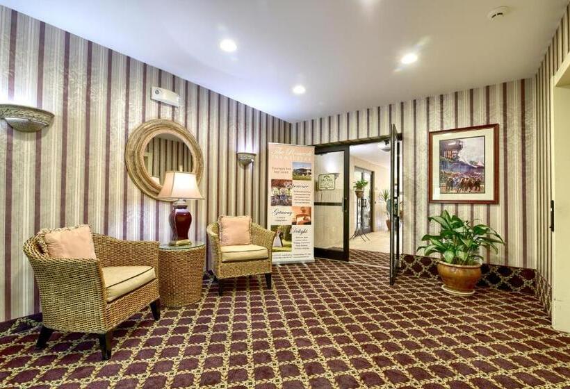 Представительский люкс с балконом, Roosevelt Inn & Suites Saratoga Springs