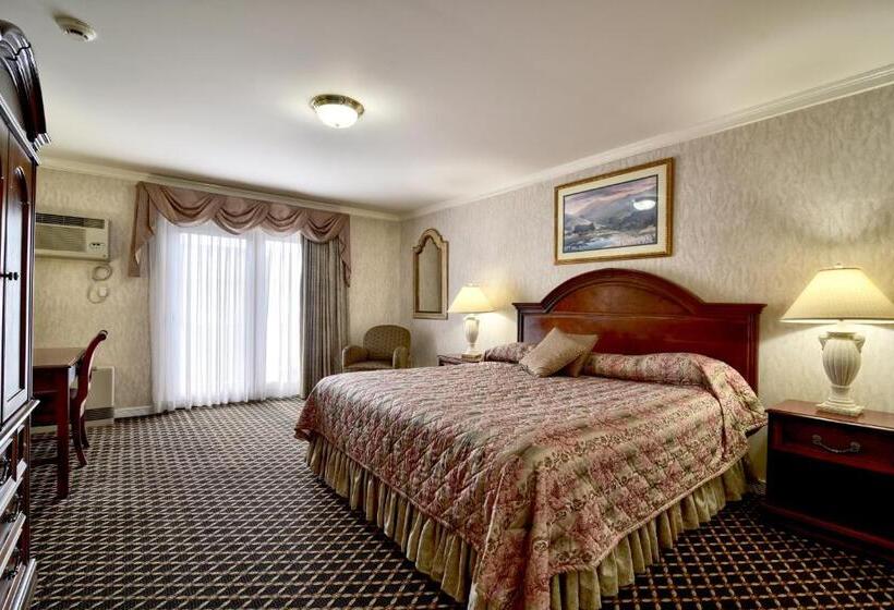 Номер Deluxe с Балконом, Roosevelt Inn & Suites Saratoga Springs