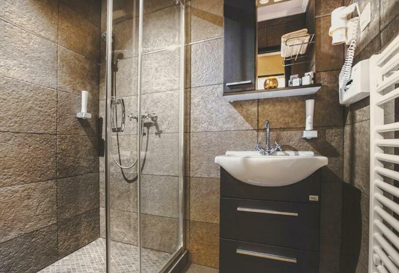 Номер Стандарт, Komló Hotel Gyula