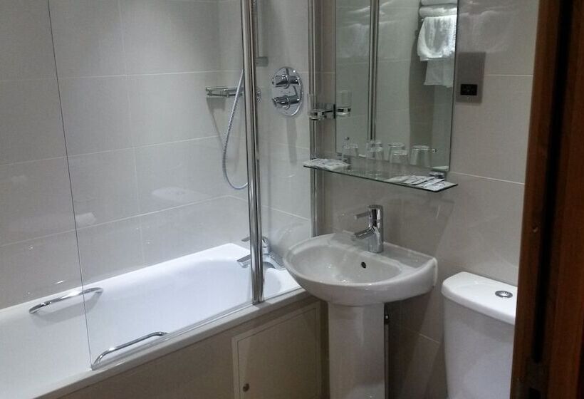 اتاق استاندارد سه نفره, Regency Hotel Parkside