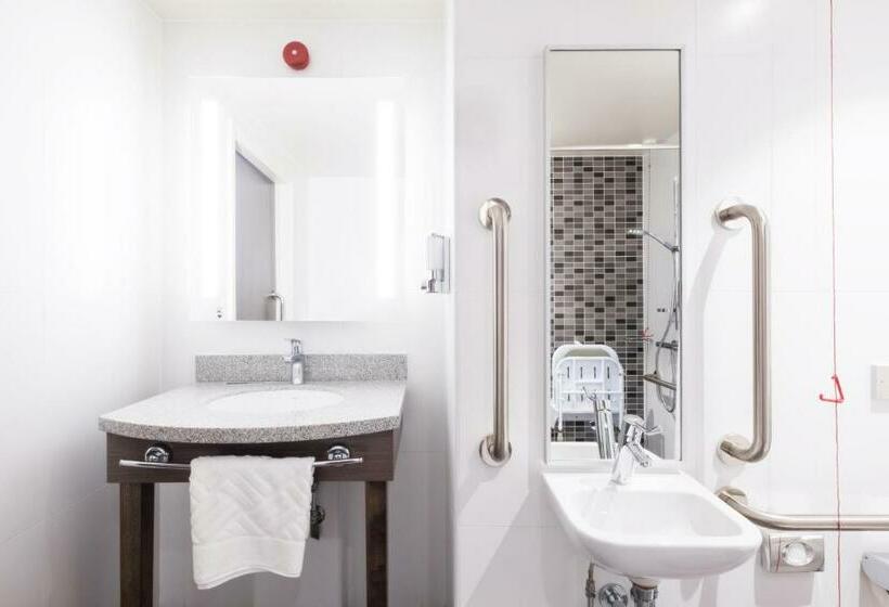 Номер Стандарт, Hampton By Hilton Aberdeen Airport