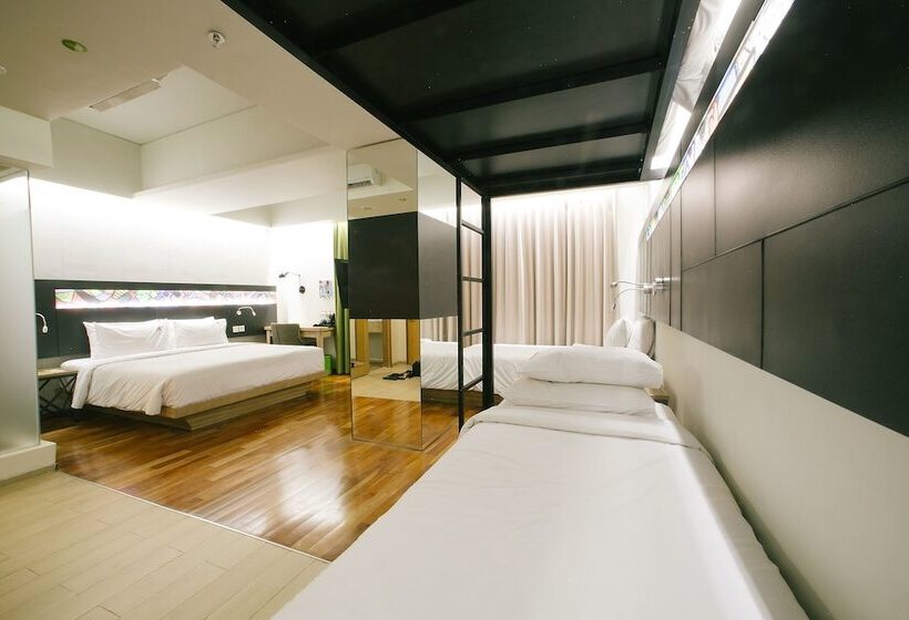 Номер Стандарт, Maxonehotels At Dharmahusada   Surabaya