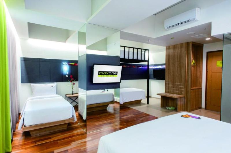 Номер Стандарт, Maxonehotels At Dharmahusada   Surabaya