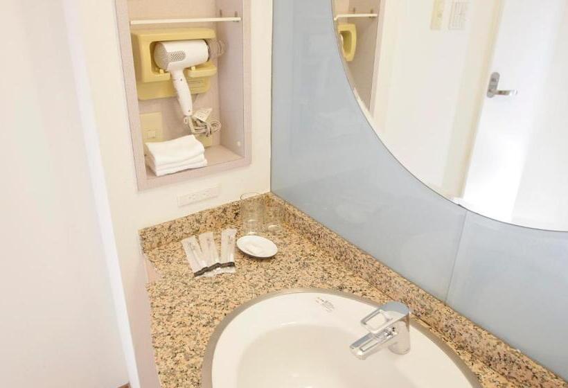 חדר דחוקס עם מיטת קינג, Imalle Yokohama Isezakicho