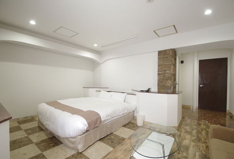 חדר דחוקס עם מיטת קינג, Imalle Yokohama Isezakicho